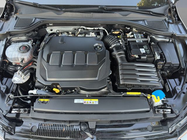 Golf VIII Variant 2.0 TDI Life SHZ NAVI ACC LED
