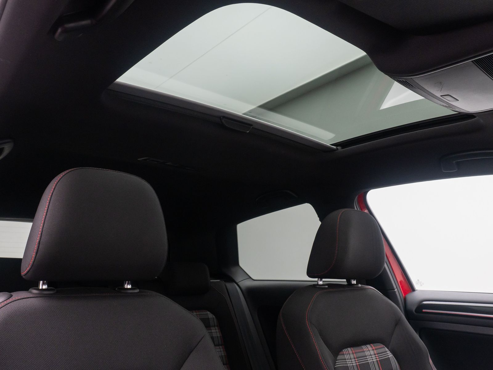 Fahrzeugabbildung Volkswagen Golf GTI Perform Sound PDC Navi Notbrems BiXenon