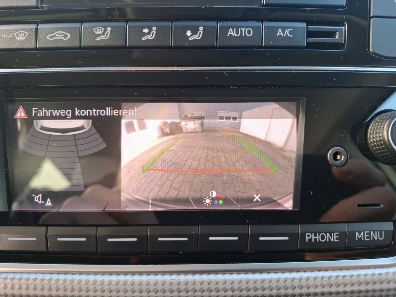 Fahrzeugabbildung Volkswagen e-up! Max Climatronic GRA RFK DAB SH LM