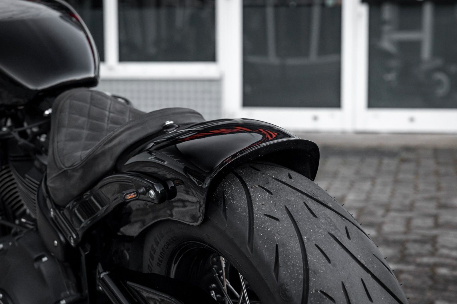 Fahrzeugabbildung Harley-Davidson FXBBS STREET BOB Softail 114 CUI - JEKILL&HYDE