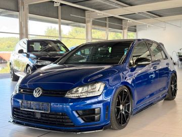 Volkswagen Golf - 1