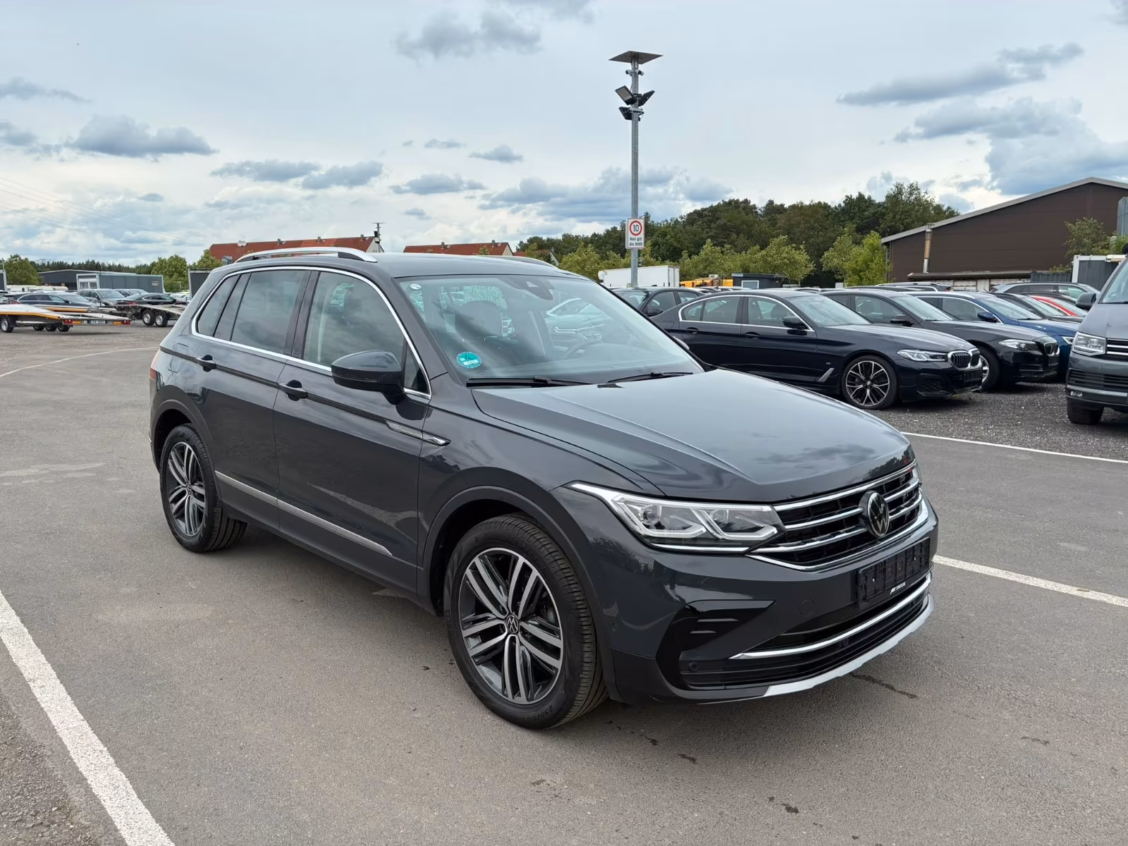 Volkswagen Tiguan  DSG 150 PS KAMERA, LEDER, NAVI,,,,,