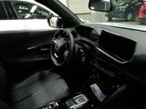 Peugeot 2008 Hybrid 145 Allure *SHZ*360°KAMERA*PDC* - Peugeot 2008: 3.2