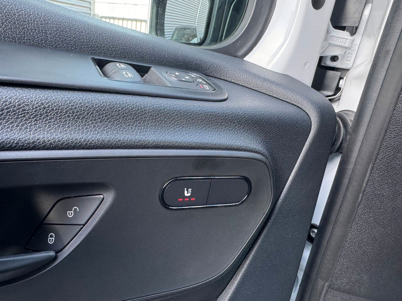 Fahrzeugabbildung Mercedes-Benz Sprinter 319 CDI 3665 DoKa Klima Kamera AHK