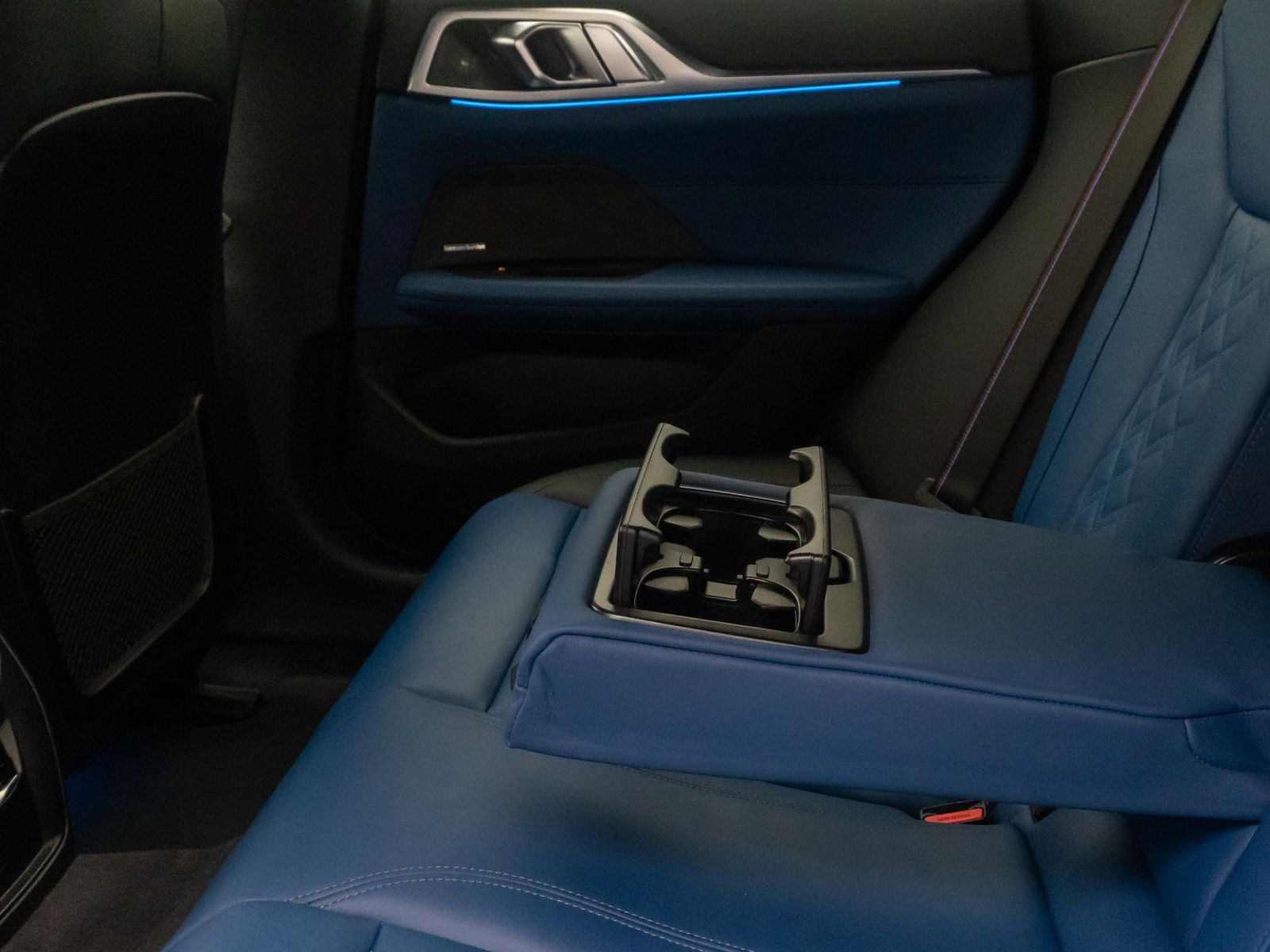 Fahrzeugabbildung BMW i4 M50 GC H/K 360°DAB HUD 20Zoll Individual Voll