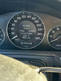 Mercedes E 280 - 8