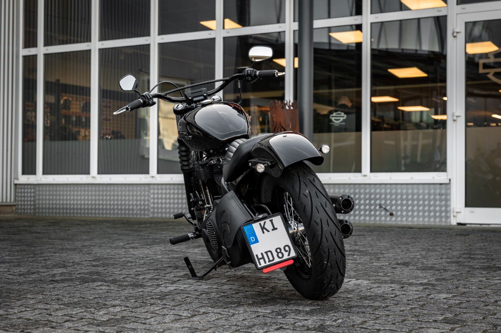 Fahrzeugabbildung Harley-Davidson FXBB STREET BOB Softail  - JEKILL&HYDE
