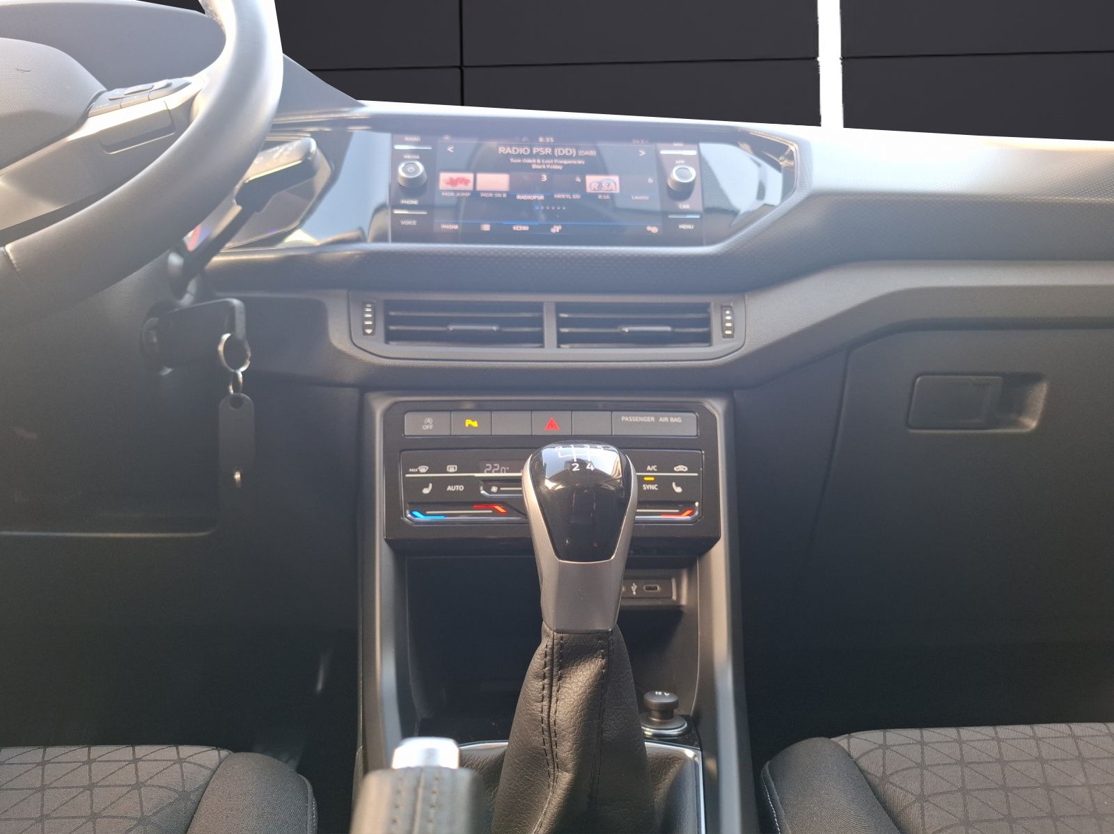 Fahrzeugabbildung Volkswagen T-Cross TSI Life AHK AID Climatronic ACC RFK SH