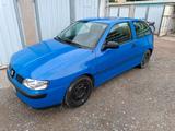 Seat Ibiza, blau, unfallfrei, mit Anhänger... - Seat Ibiza aus 2004