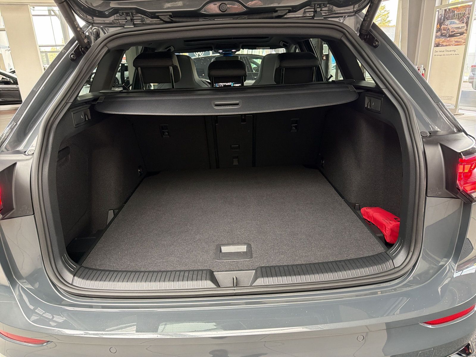 Golf Variant R-Line eTSi DSG PANO AZV Navi