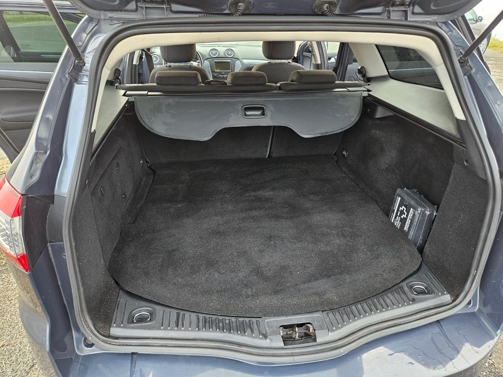 Ford Mondeo 2013 — photo 9