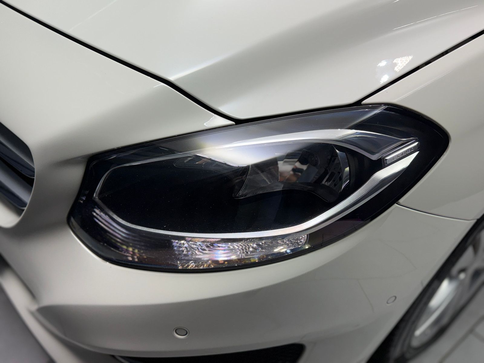 Fahrzeugabbildung Mercedes-Benz B 220 CDI |AUTOMATIK|NAVI|RF-CAM|LEDER