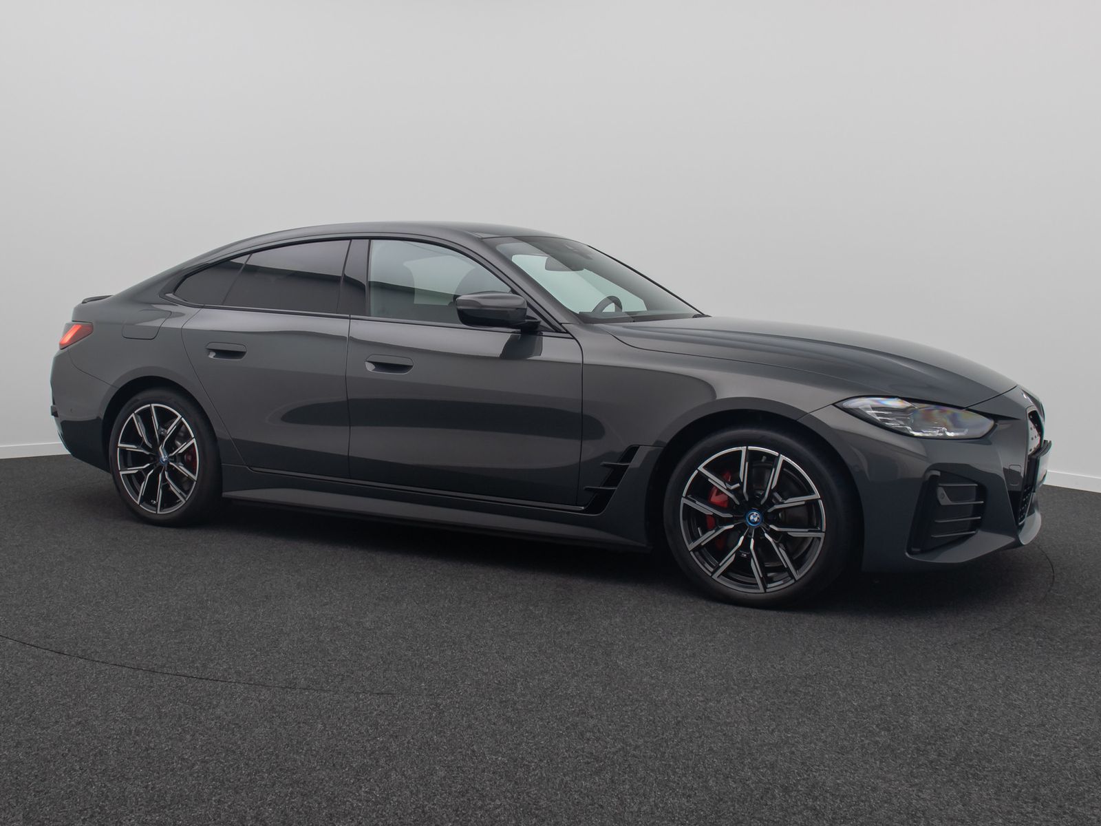 Fahrzeugabbildung BMW i4 eD35 M Sport GC Kamera DAB Widscreen 19Zoll