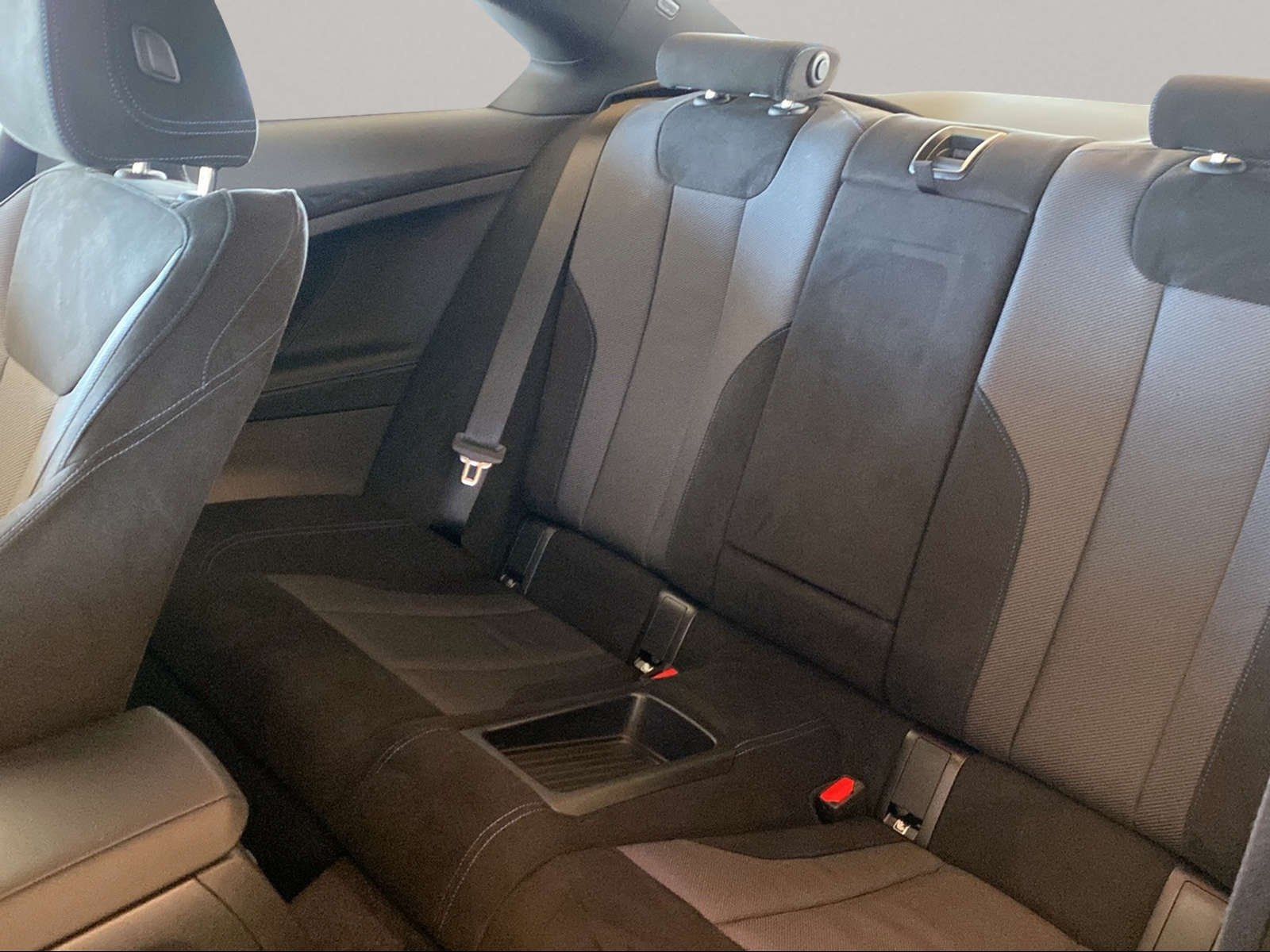 BMW 218 - Bild 6