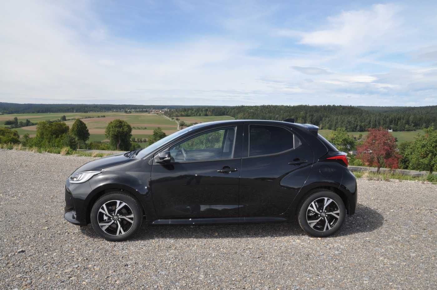 Toyota Yaris Hybrid 5-Türer 116 1.5 VVT-i Teamplayer imagem 2