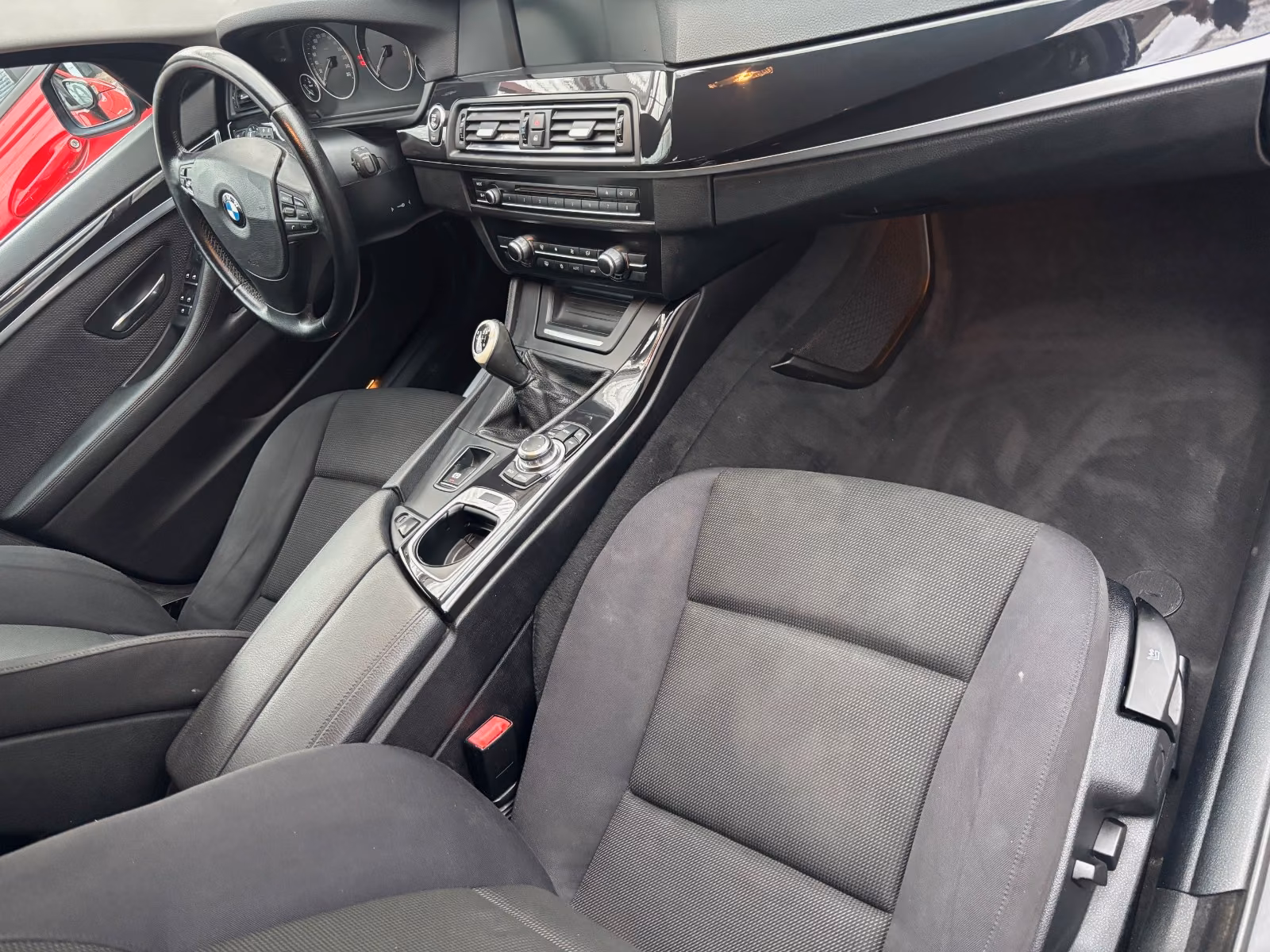 BMW 520 2011 — photo 11