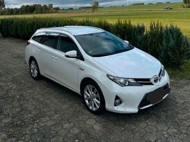 Toyota Auris Touring Sports Hybrid