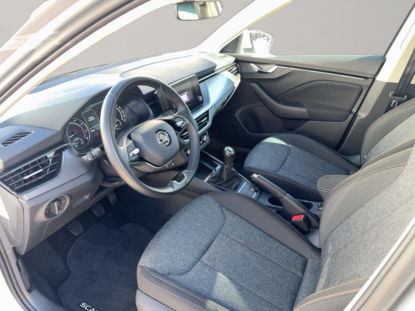 Scala Clever 1.0 TSI, 17" Alu, RearView, AHK Vor