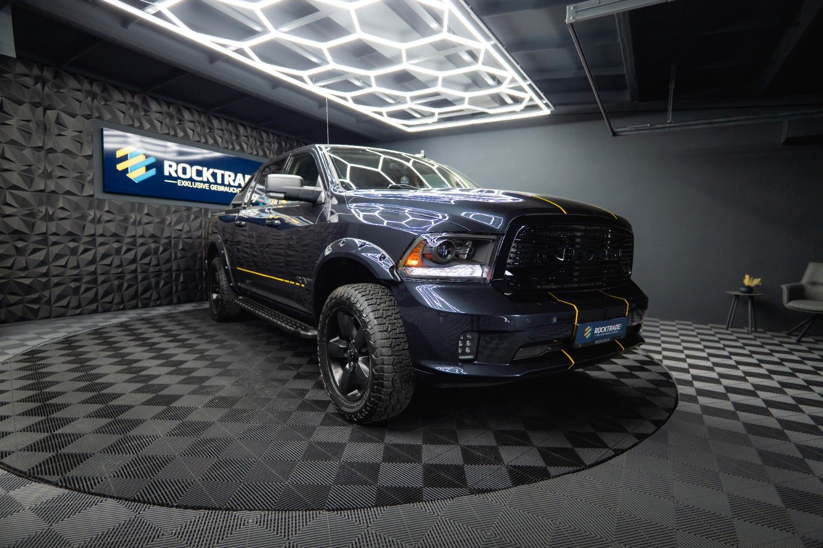 Fahrzeugabbildung Dodge RAM 5.7 V8 HEMI 4x4 OFFROAD Night-Paket *LED*AHK