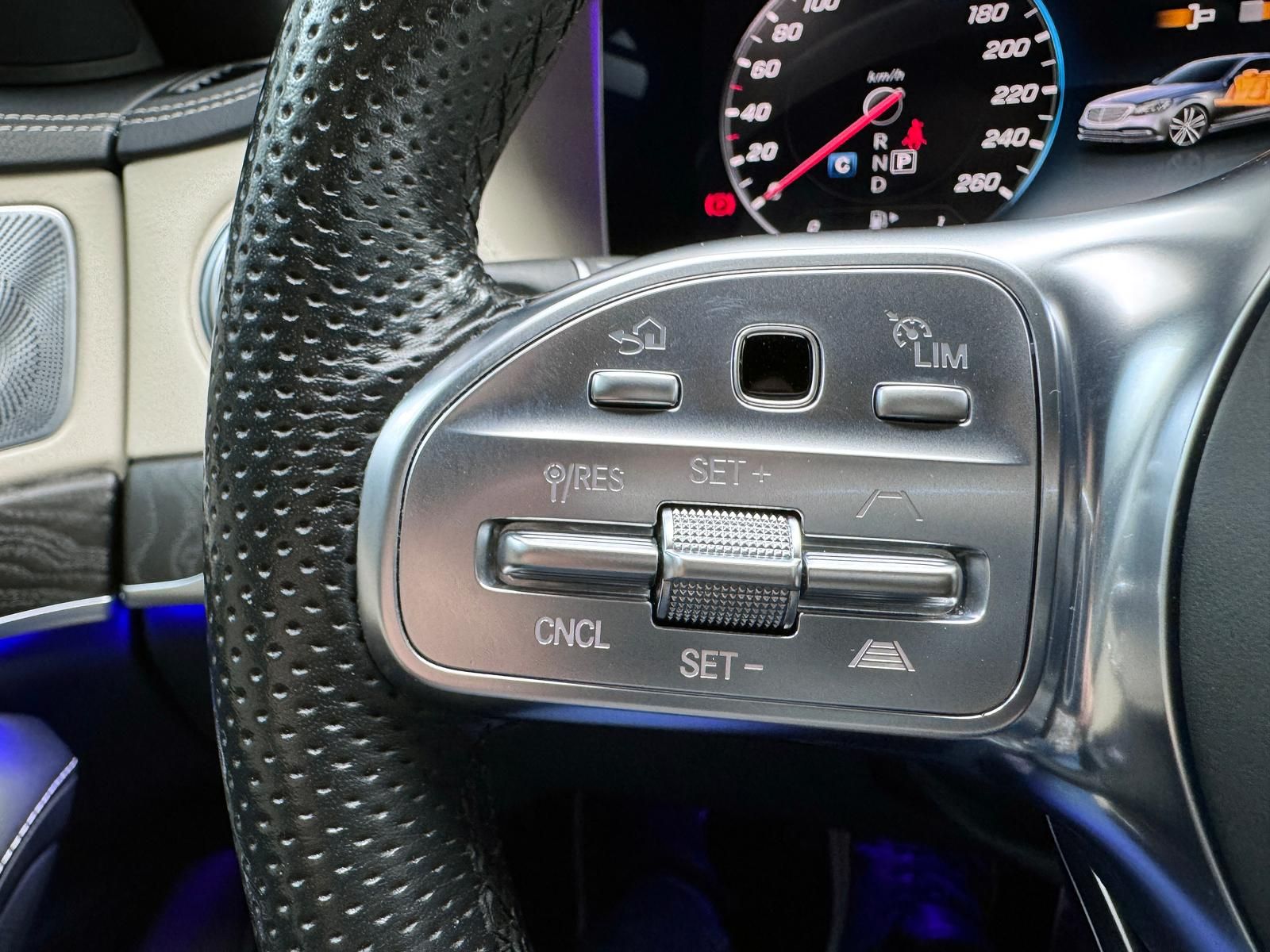 Fahrzeugabbildung Mercedes-Benz d AMG*4MATIC*LUFT*BURMESTER*STANDHEIZ*MASSAGE