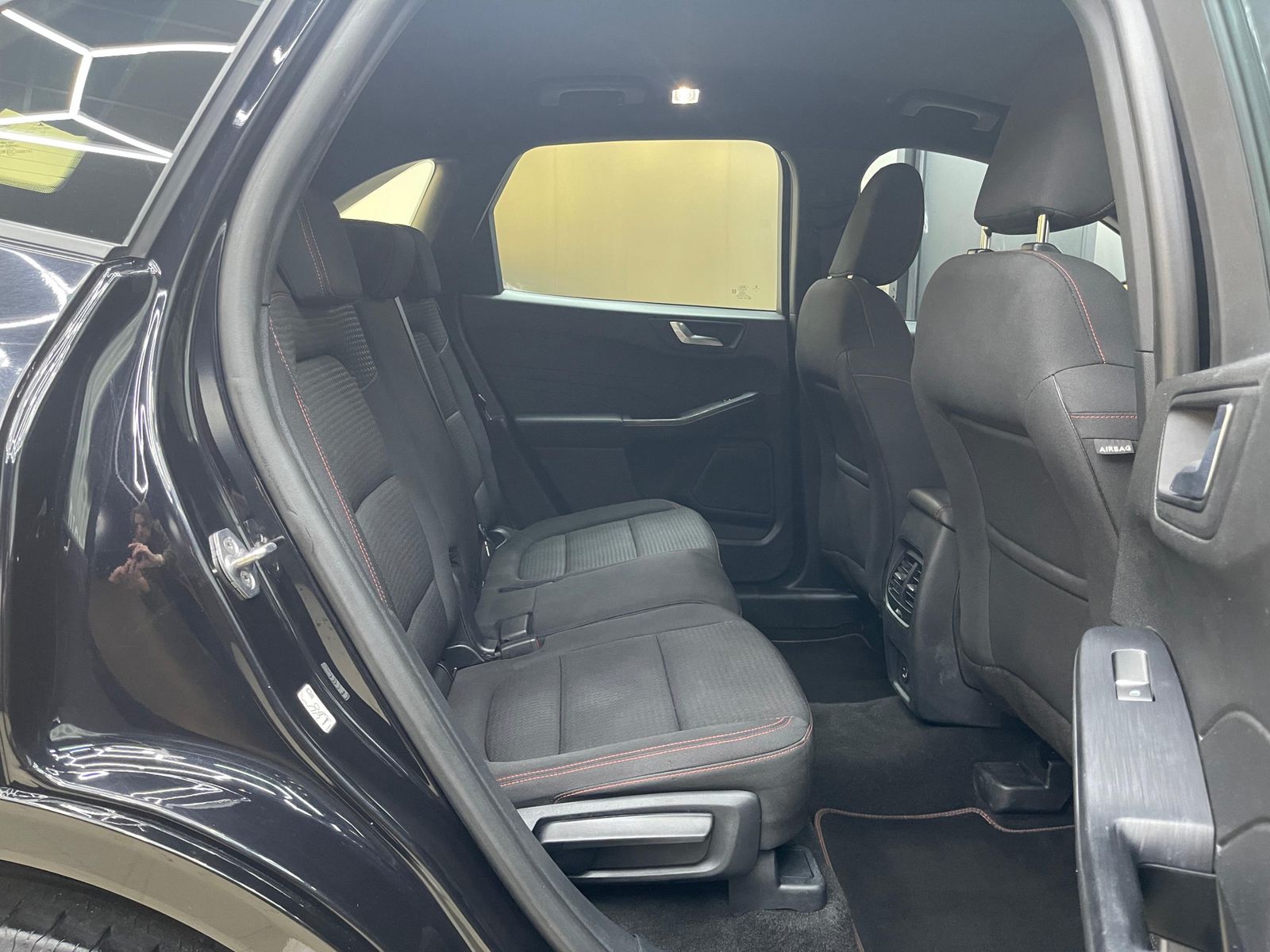 Fahrzeugabbildung Ford Kuga 1.5 EB ST-Line VIRTU+NAV+LED+KAM+PDC+MFL+18
