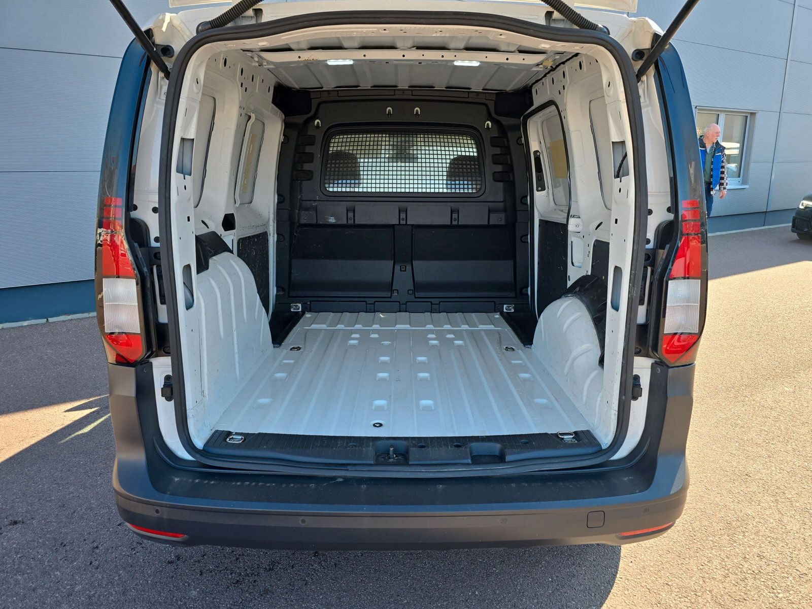 Fahrzeugabbildung Volkswagen Caddy Cargo 2.0 TDI KLIMA SHZ DAB PDC