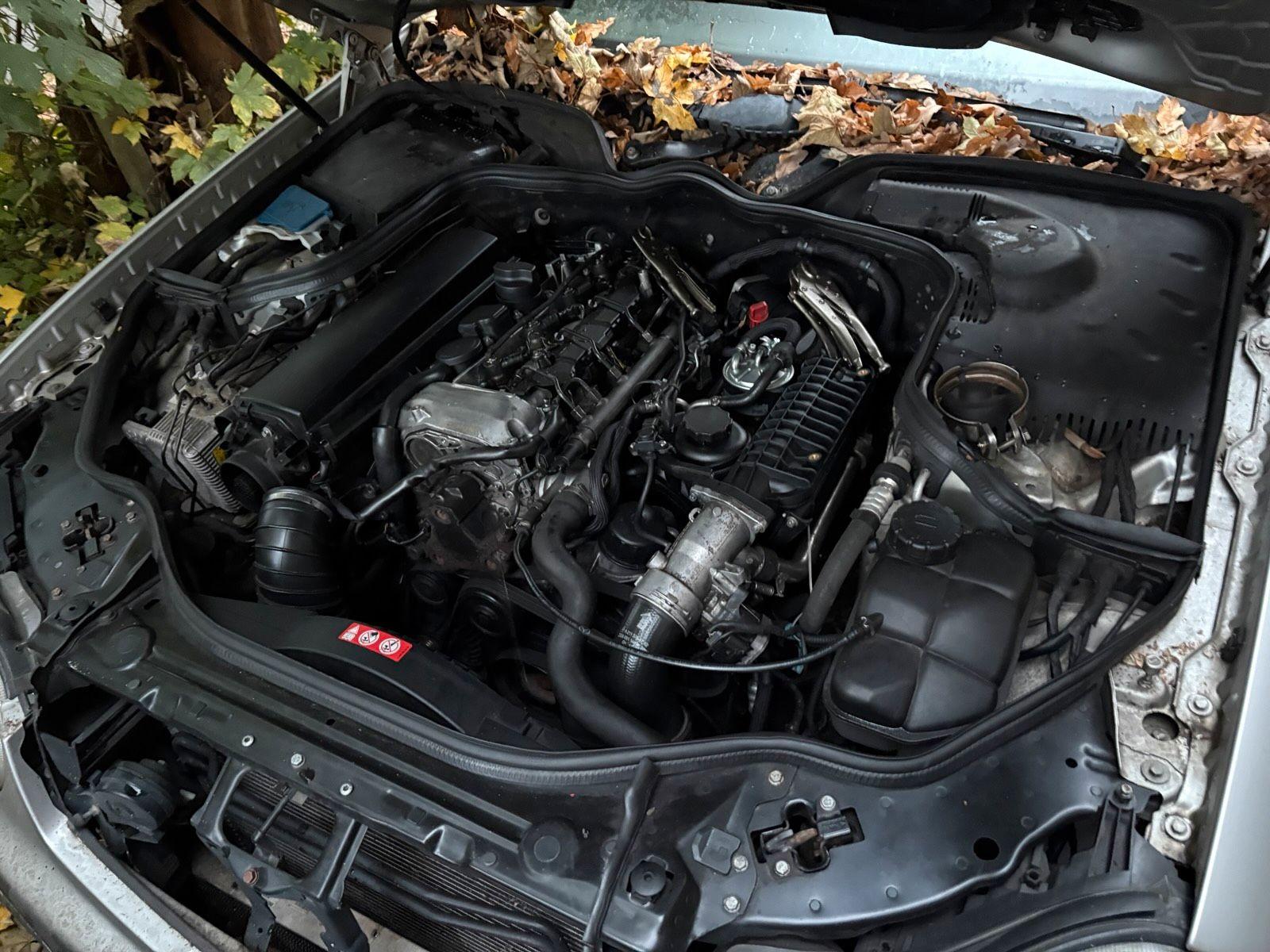 Mercedes-Benz E220 2004 — photo 8