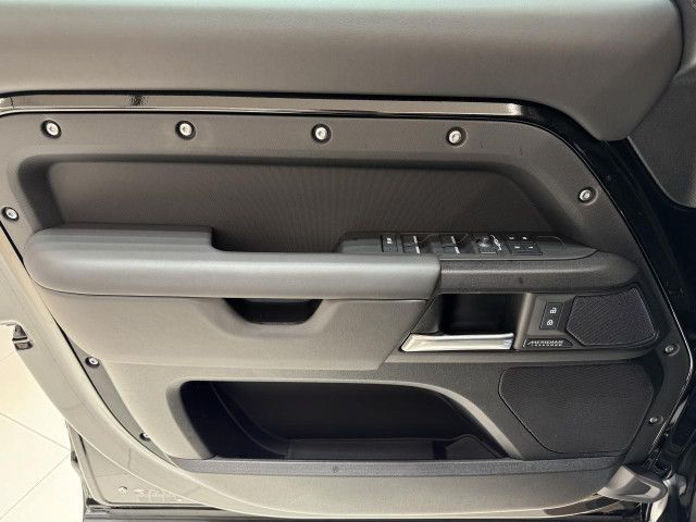 Foto Nummer 13: LAND ROVER Defender