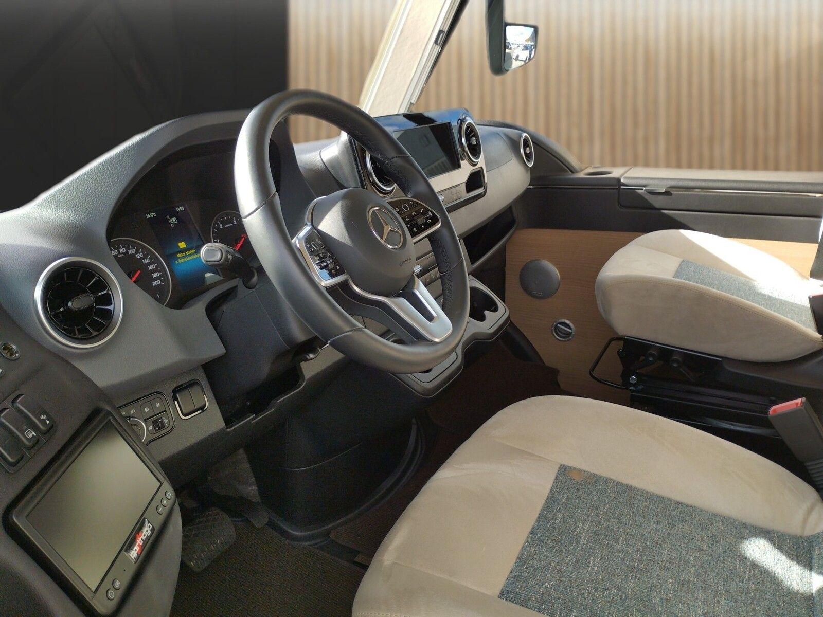 Fahrzeugabbildung Carthago C1-tourer I 143 LE