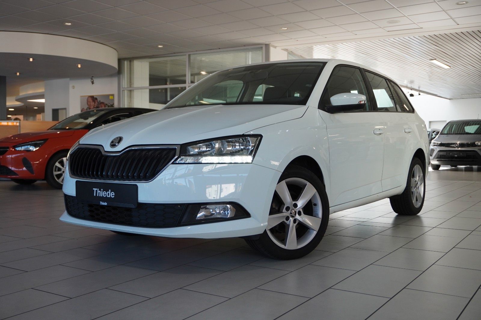 Fahrzeugabbildung SKODA Fabia 1.0 TSI COMBI COOL PLUS LED/SHZ/PDC/DAB+