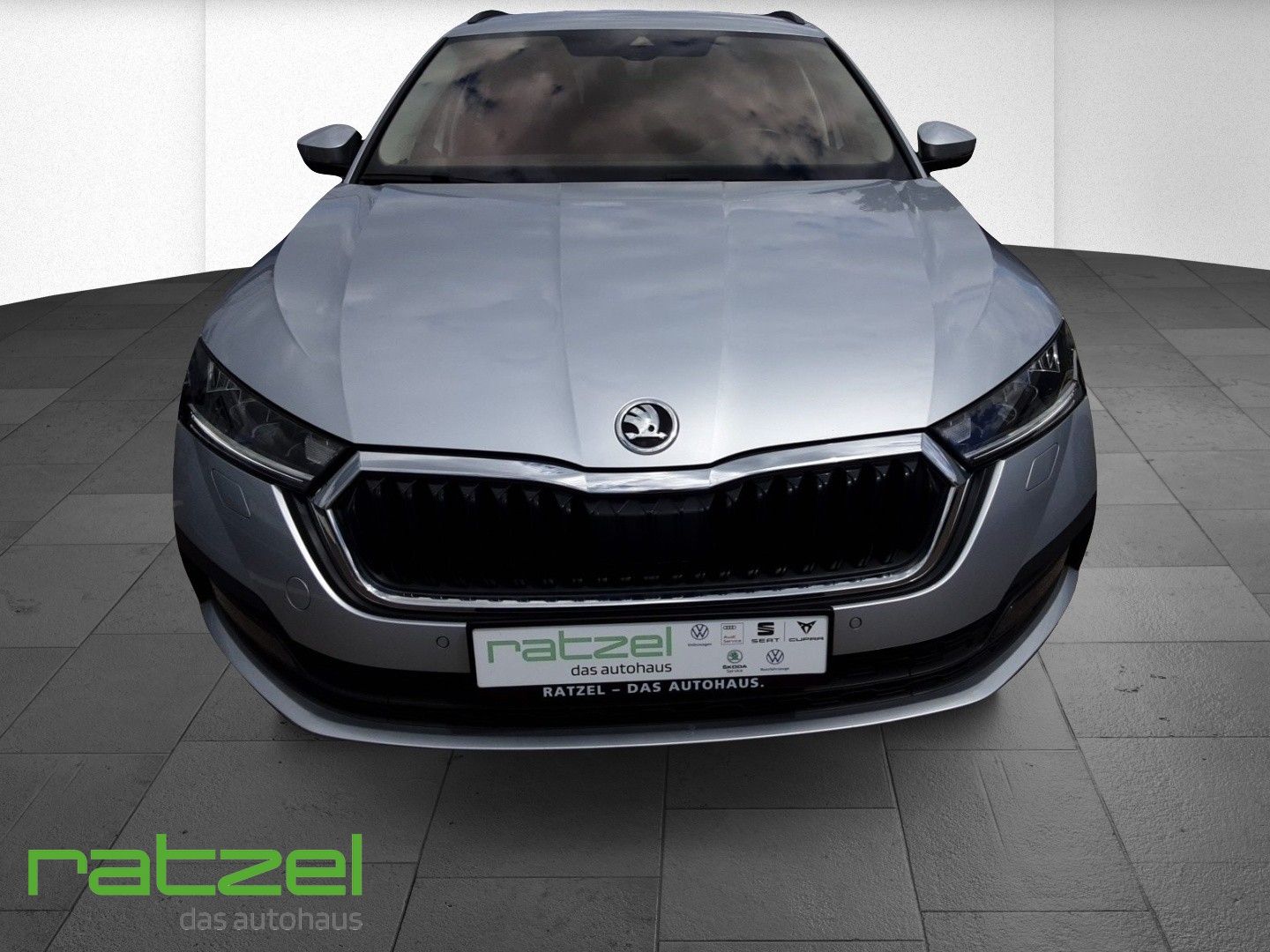 Fahrzeugabbildung SKODA Octavia Combi 2.0 TDI Clever AHK-klappbar LED Sp