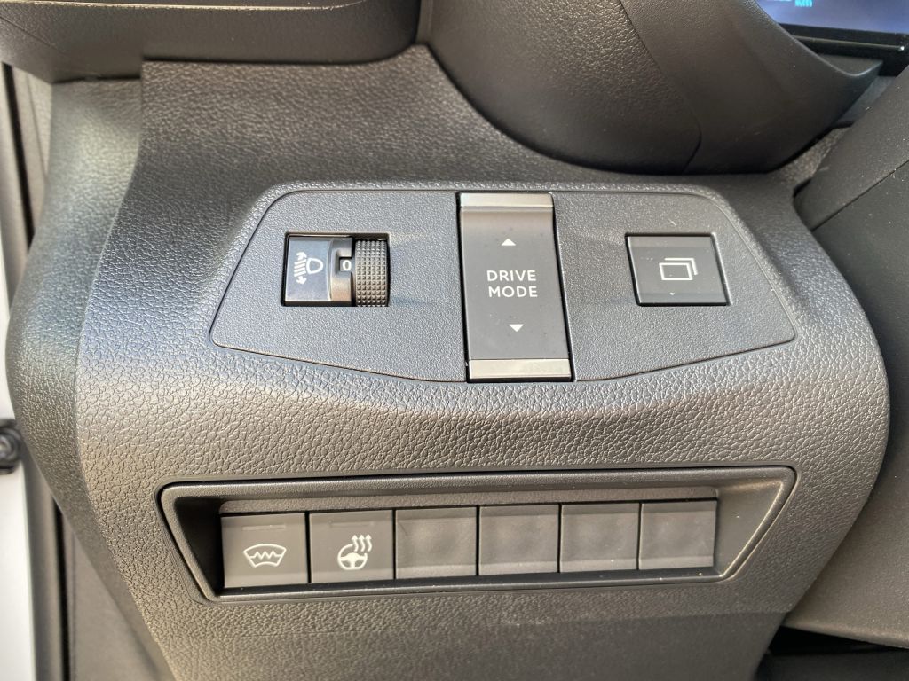 Fahrzeugabbildung Citroën Berlingo 1.5 Diesel 100 M *3 Sitze*Navi*Winterp*