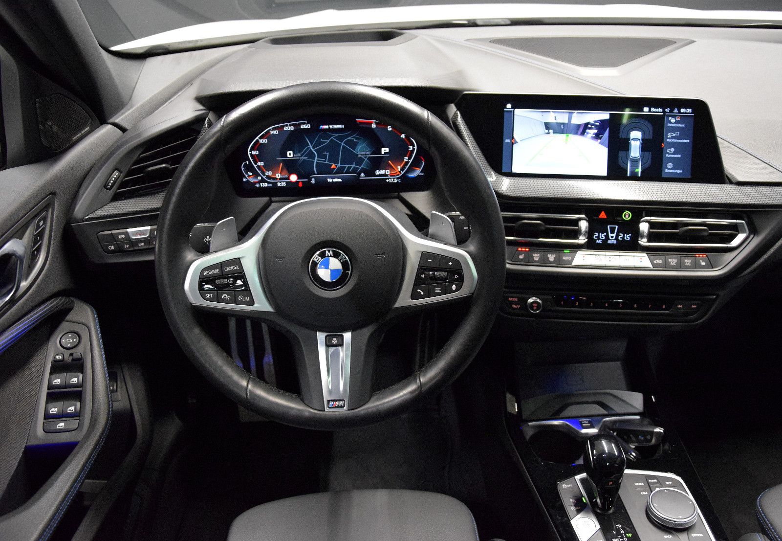Fahrzeugabbildung BMW M135 i xDrive Panorama ACC harman/kardon HeadUp