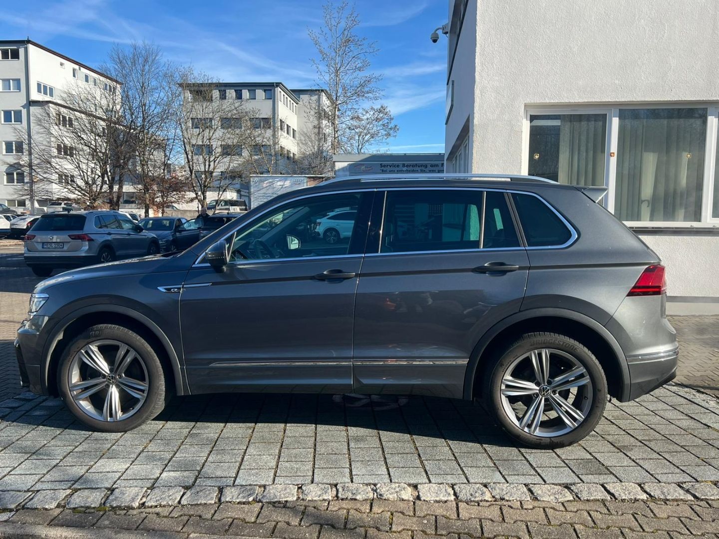 Tiguan 2.0TDI 4M DSG Highline R-LINE*NAVI*ASSIST