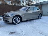 BMW 330i -Autom. gr.Navi, Vollleder, abn.Ahk. WiR. - BMW 330 aus 2009: 330i