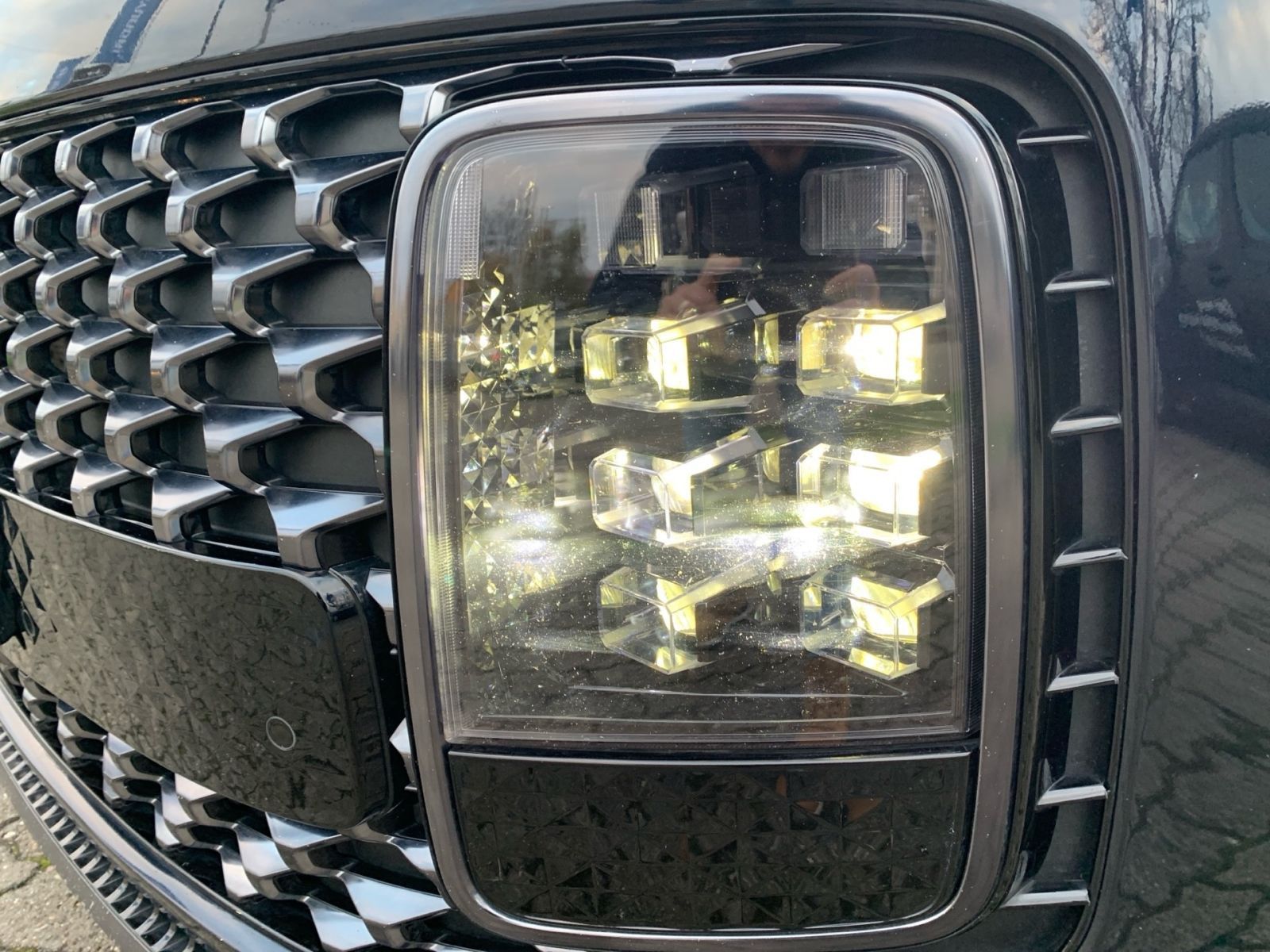 Fahrzeugabbildung Hyundai STARIA 2.2 CRDi Signature 4WD Leder AHK