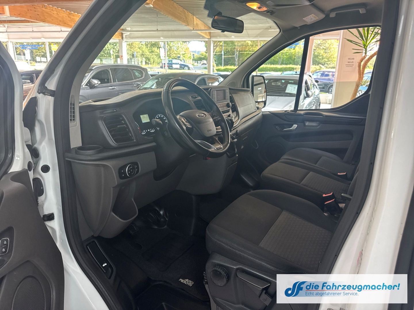 Fahrzeugabbildung Ford Transit Custom Tourneo 320 L2 Trend 2.0 TDCi  Dy
