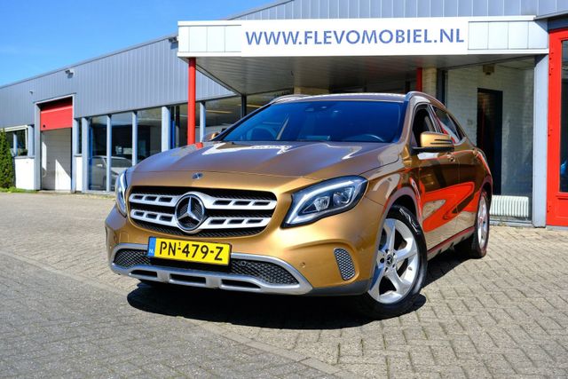 MERCEDES-BENZ GLA 180 Activity Edition Aut. Navi|Half Leder|Cl