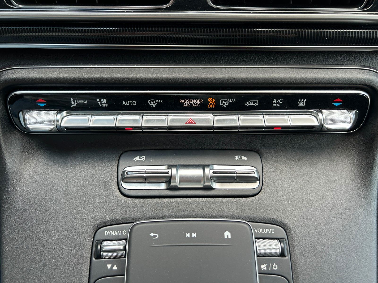 Fahrzeugabbildung Mercedes-Benz V 300 d STYLE DISTRONIC Stdheiz AHK2,5to 360
