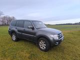 Mitsubishi Pajero 3,2 DI-D 4WD Top Automatik Top - Mitsubishi Pajero aus 2013