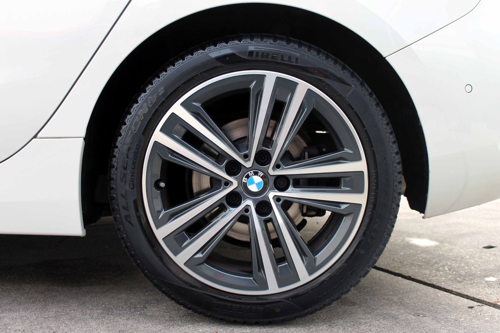 Fahrzeugabbildung BMW 118i Sport-Line Steptr. ACC HUD KAM LED SHZ NAV