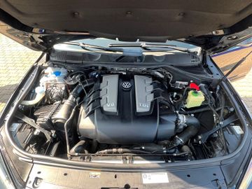 Volkswagen Touareg - 8