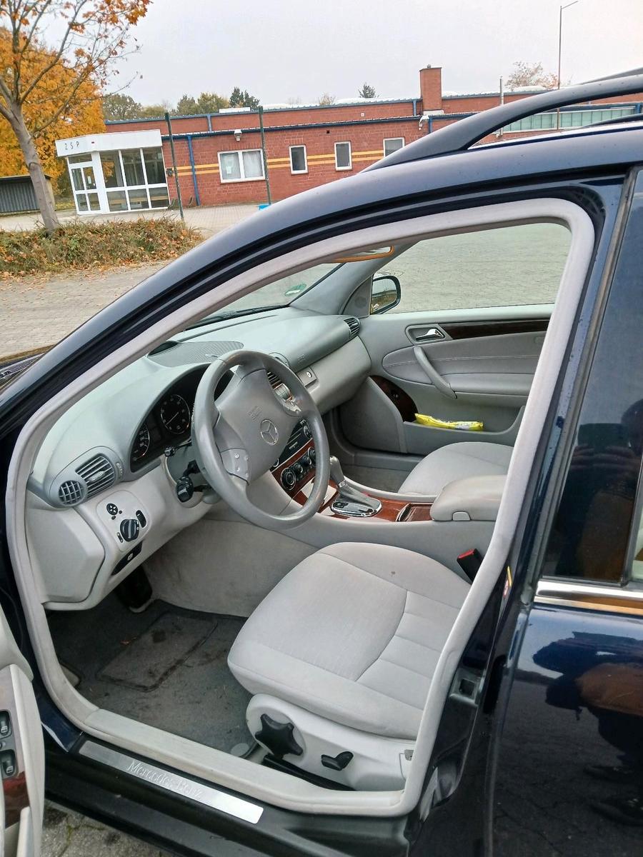 Mercedes-Benz C200 2005 — photo 7
