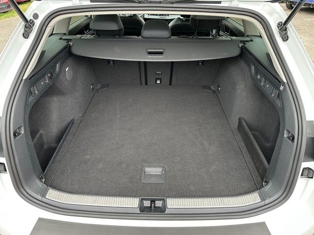 Fahrzeugabbildung Volkswagen Passat 1.5eTSI DSG Business LED+DIGI+KAM+AHK+ACC