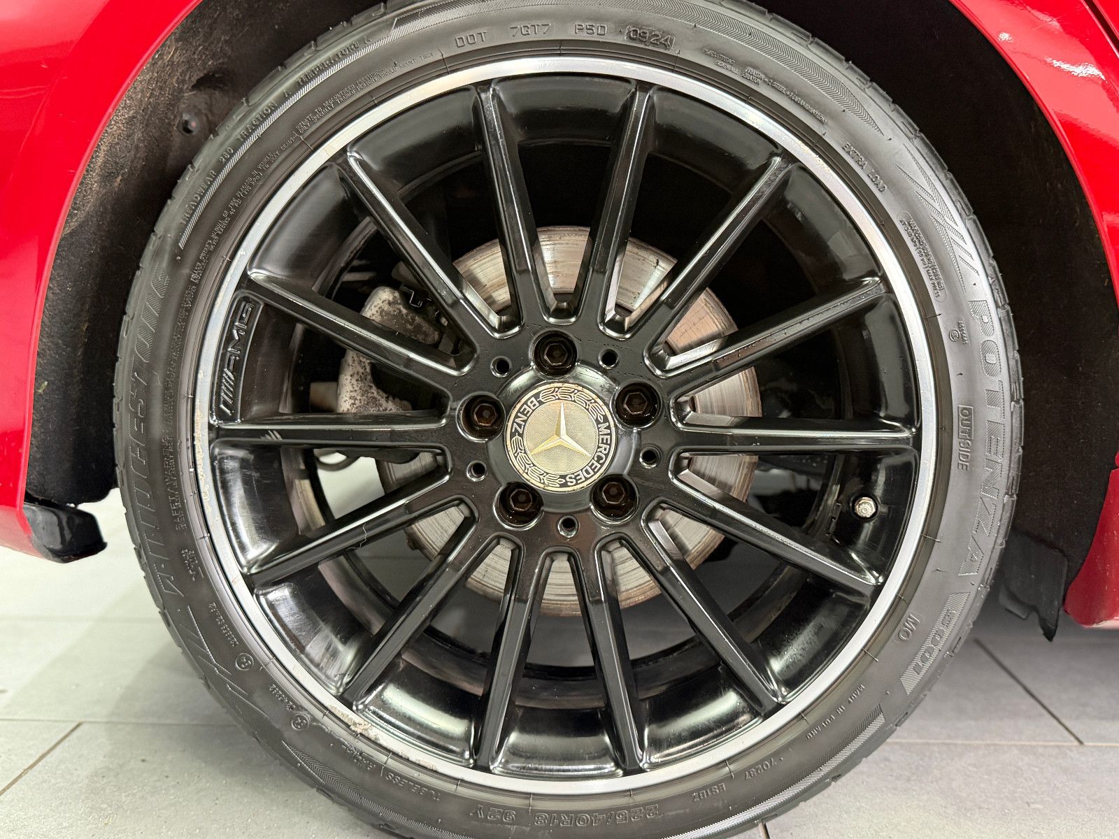 Fahrzeugabbildung Mercedes-Benz A 250 4Matic AMG-LINE|PANORAMA|7G AUTOMATIK|