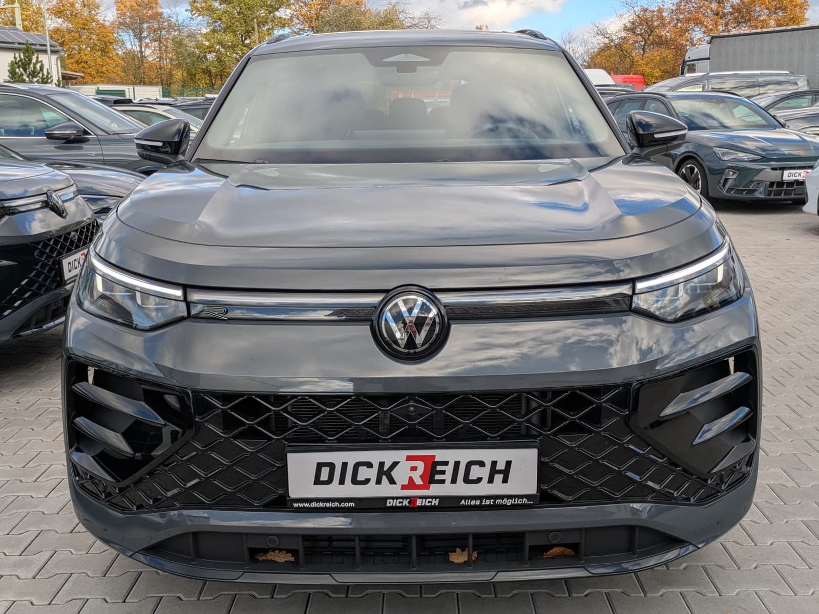 Fahrzeugabbildung Volkswagen Tayron 2.0 TDI 4M R-Line 7Si*MATRIX*AHK*PANO*HUD