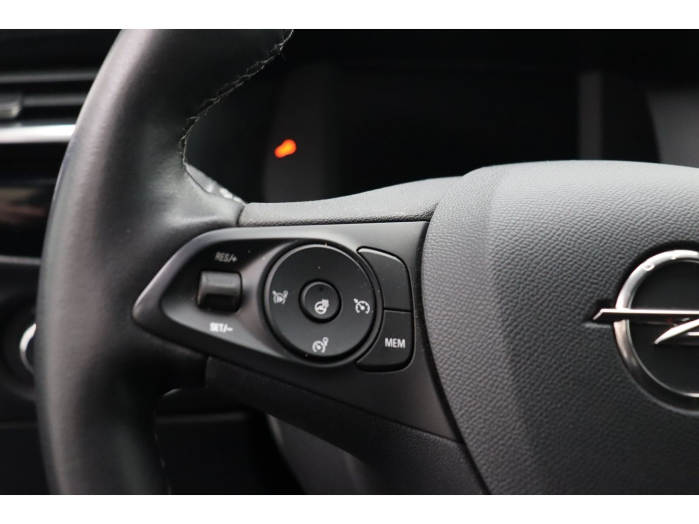 Fahrzeugabbildung Opel Corsa-e F Elegance Navi Totwinkelass. Kamera SHZ
