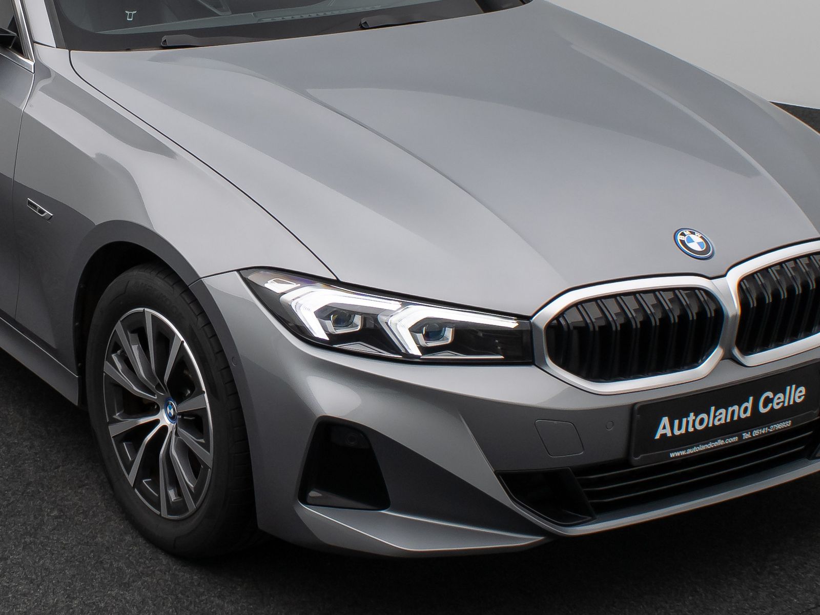 Fahrzeugabbildung BMW 320e Kamera DAB HiFi Sport Leder WidscreenDispl