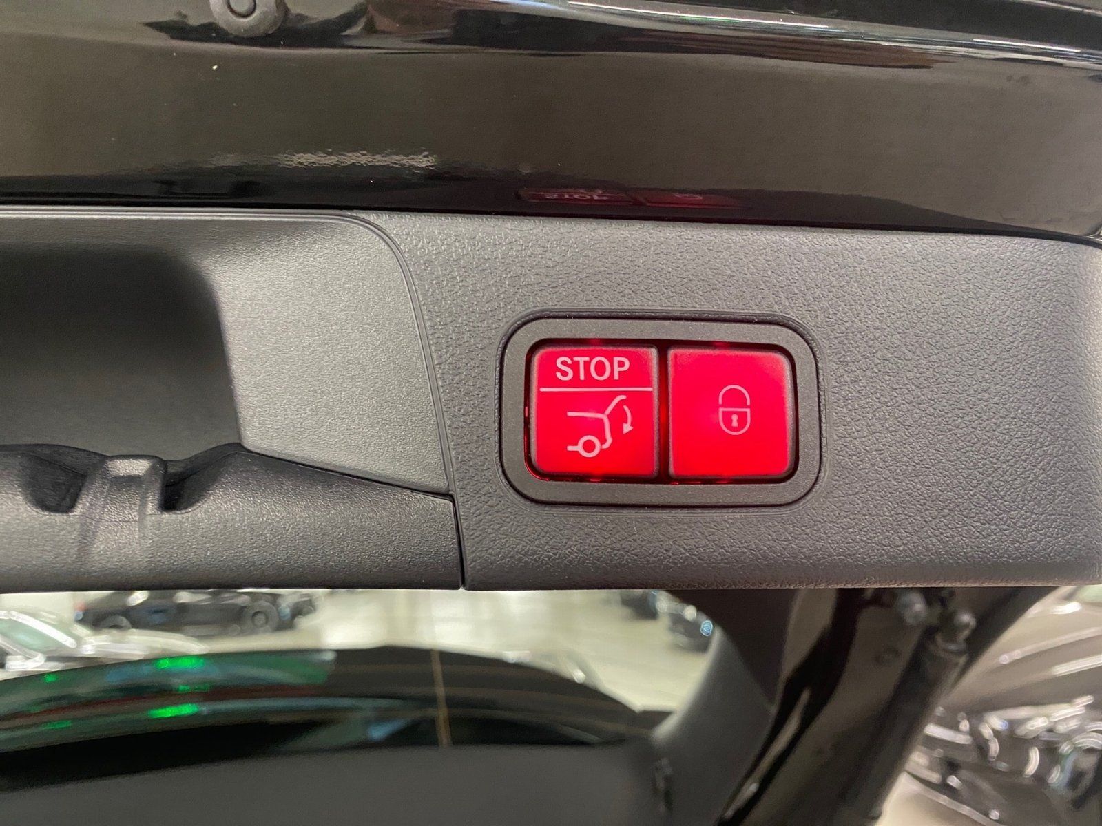 Fahrzeugabbildung Mercedes-Benz B 250 4M*AHK*STDHZG*Distro*Totwink*CarPlay*LED*