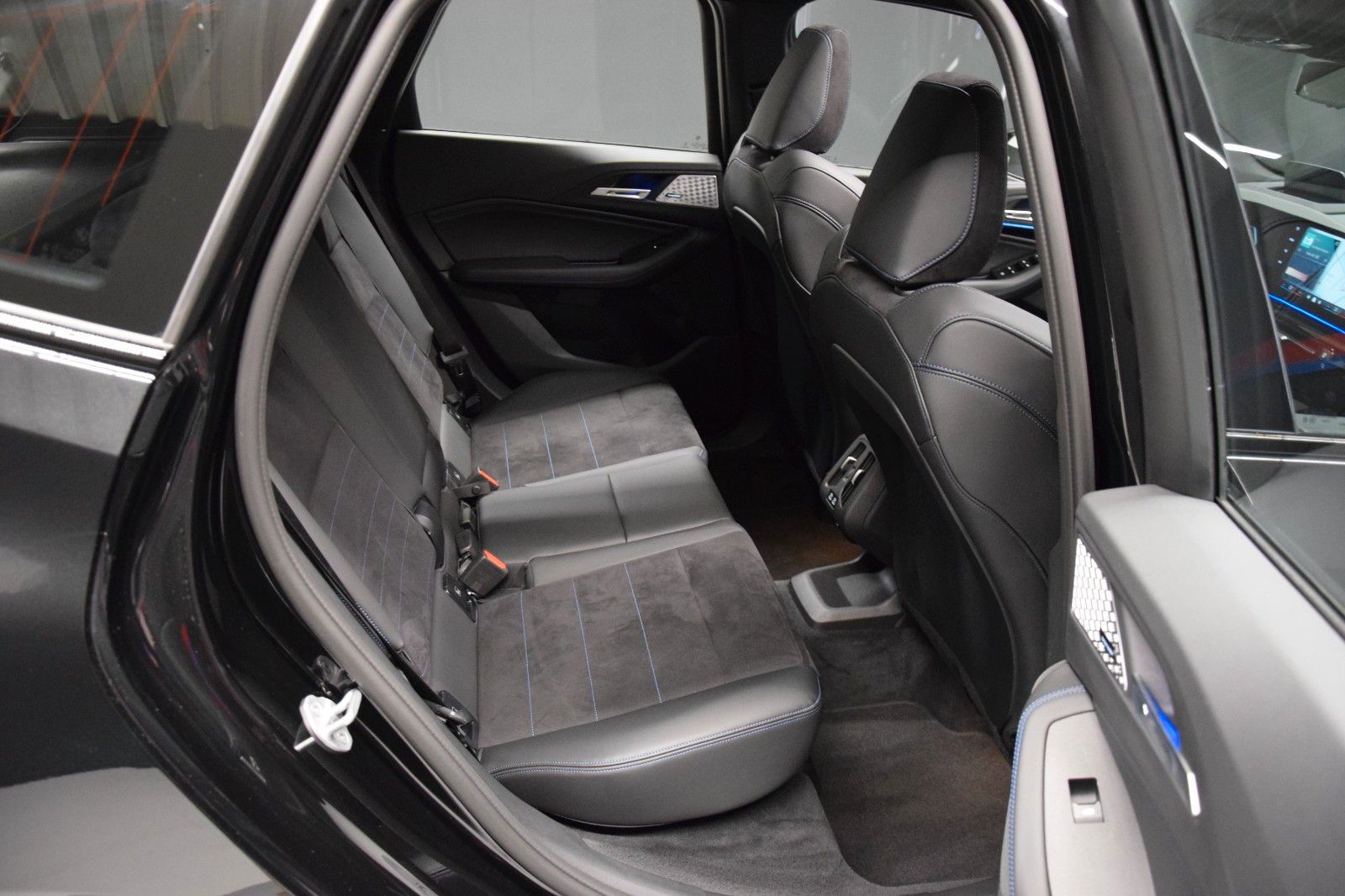 Fahrzeugabbildung BMW 223i xDrive Active Tourer M Sport Pano HuD AHK